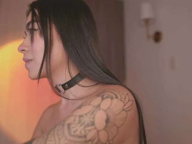 Live sex webcam photo for GigiLee #291202761