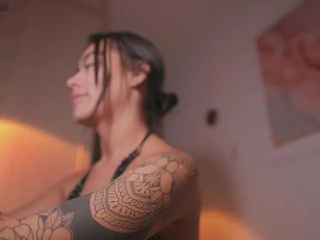 Live sex webcam photo for GigiLee #291659458