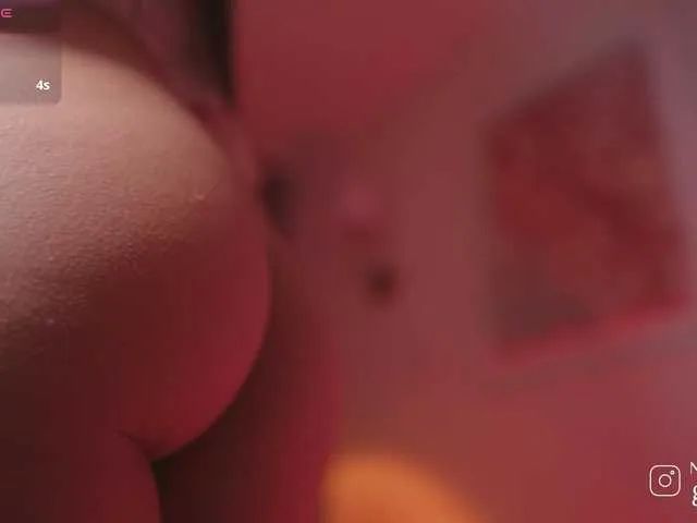 Live sex webcam photo for GigiLee #291762970