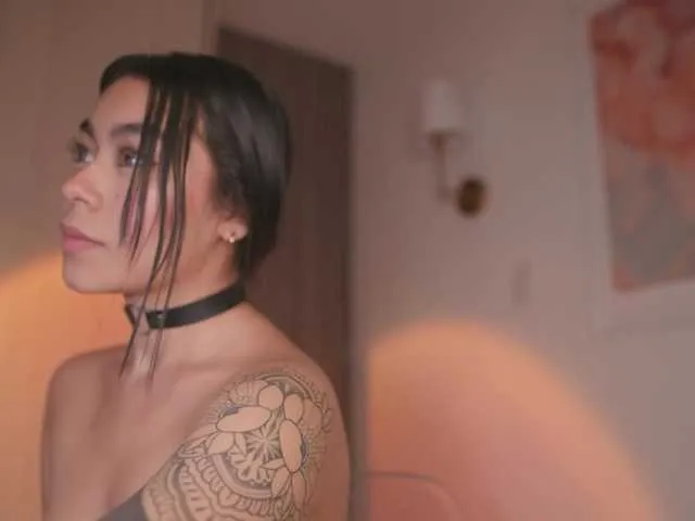 Live sex webcam photo for GigiLee #291821619