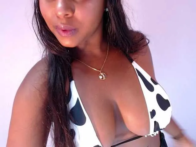 Live sex webcam photo for GigiThunderfo #272757686