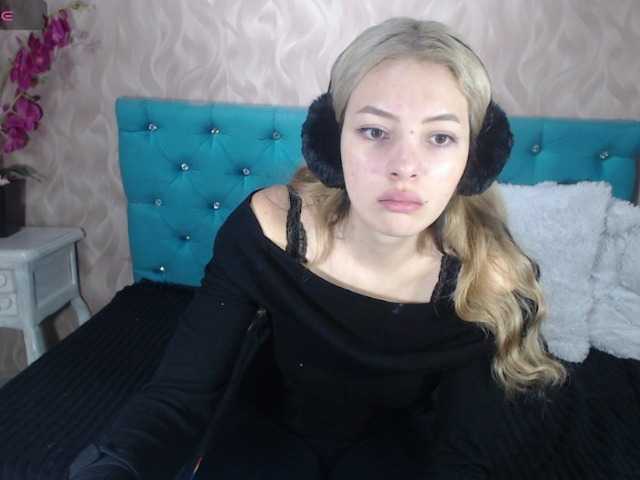 Live sex webcam photo for GigiVerssace #277022142