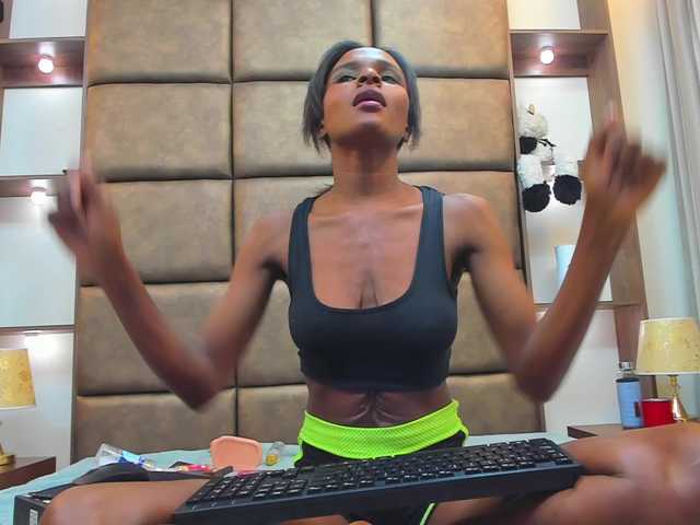 Live sex webcam photo for GinaBrown #275502240