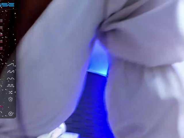 Live sex webcam photo for GinaBrown #275714450