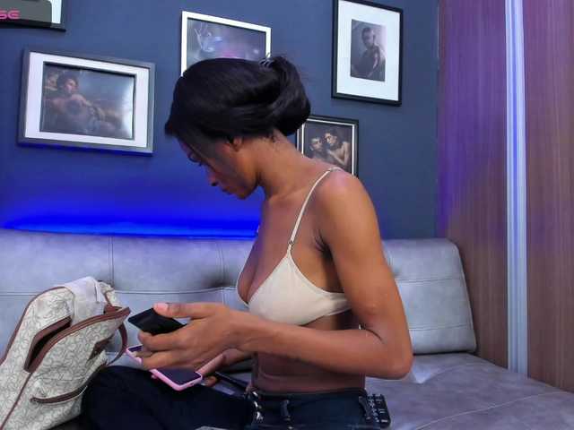 Live sex webcam photo for GinaBrown #276087719