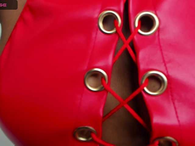 Live sex webcam photo for GinaBrown #276565957