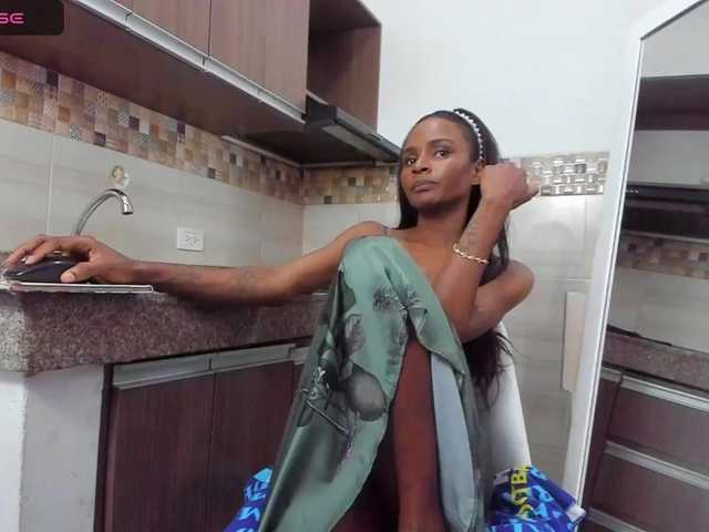 Live sex webcam photo for GinaBrown #276573688