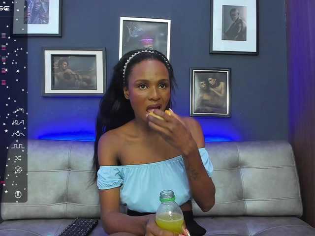 Live sex webcam photo for GinaBrown #276709942