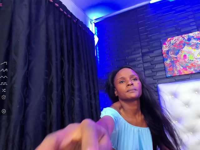 Live sex webcam photo for GinaBrown #276794286