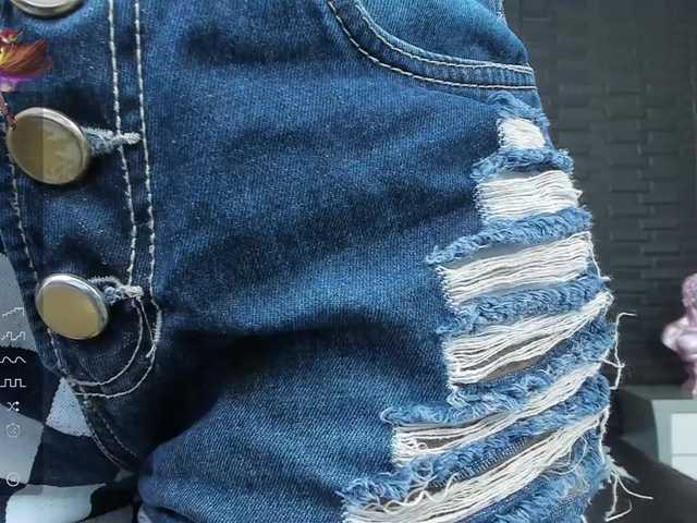 Live sex webcam photo for GinaBrown #277058994