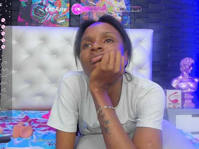 Live sex webcam photo for GinaBrown #277065909