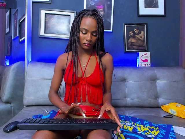 Live sex webcam photo for GinaBrown #277192545