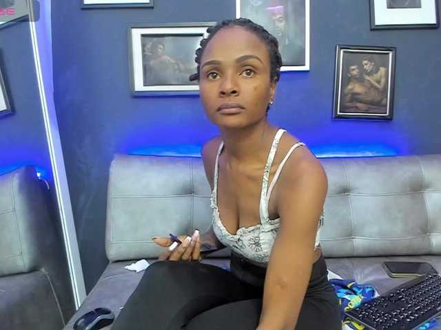 Live sex webcam photo for GinaBrown #277269407