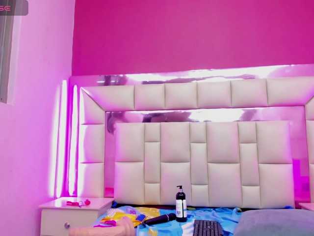 Live sex webcam photo for GinaBrown #277524217