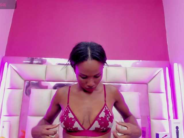 Live sex webcam photo for GinaBrown #277543303