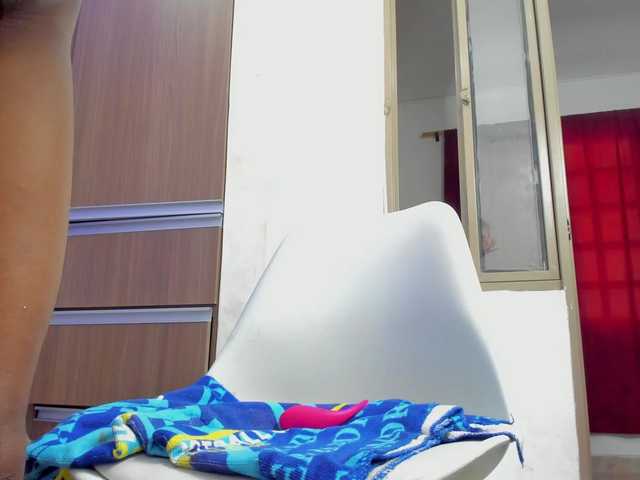 Live sex webcam photo for GinaBrown #277570685