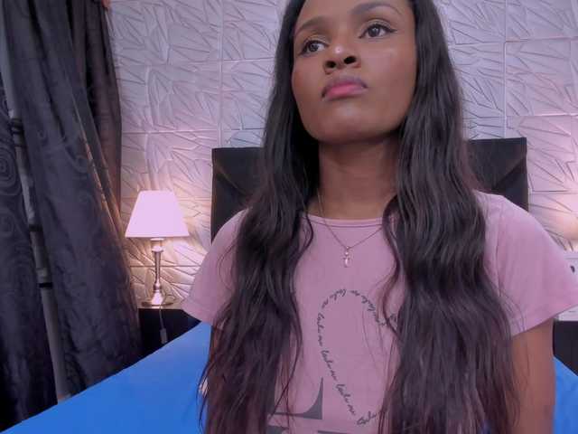 Live sex webcam photo for GinaBrown #277926041