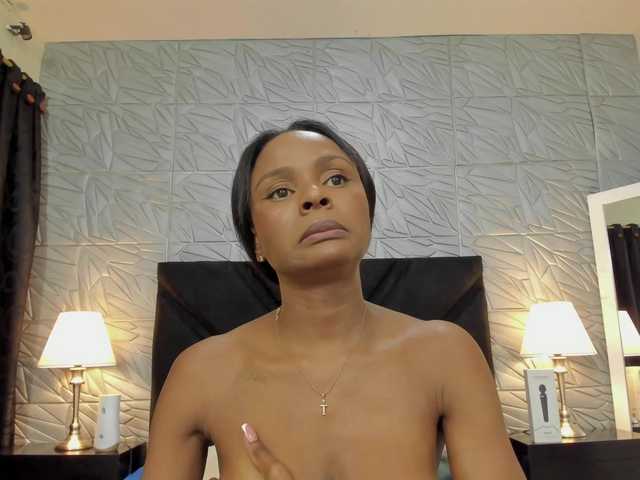 Live sex webcam photo for GinaBrown #277934708