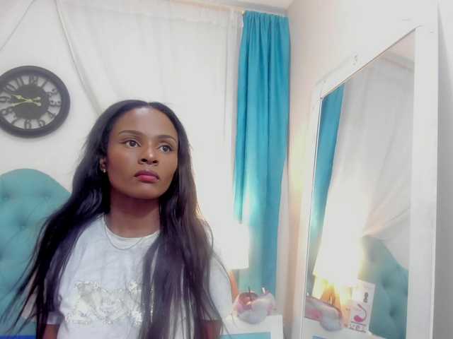 Live sex webcam photo for GinaBrown #277978713