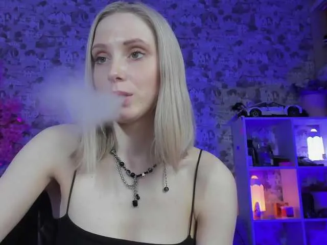 Live sex webcam photo for GinaGinaLove #293411699