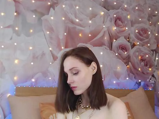 Live sex webcam photo for GinaLovely #290568100