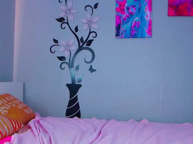 Live sex webcam photo for GinaLovely #290780149