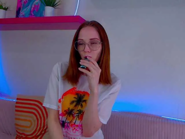Live sex webcam photo for GinaLovely #290969384