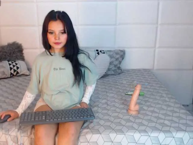 Live sex webcam photo for GinaRosbel #293160442