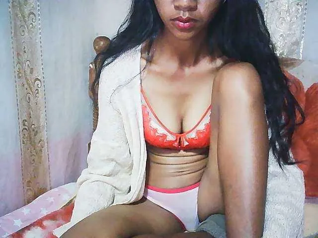 Live sex webcam photo for Ginahhot #293692397