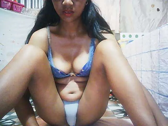 Live sex webcam photo for Ginahhot #294212079