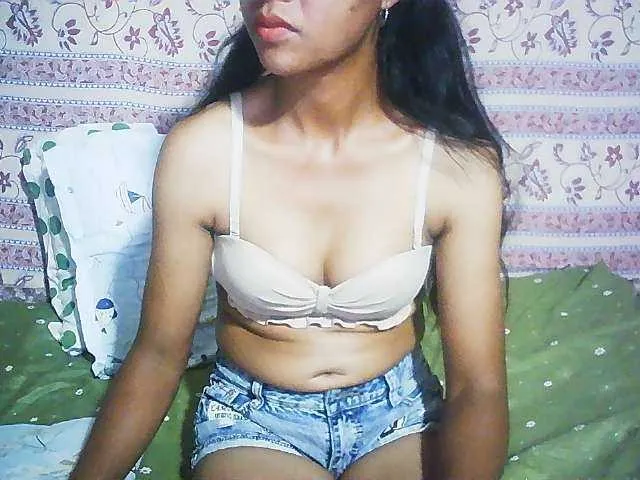 Live sex webcam photo for Ginahhot #294259071