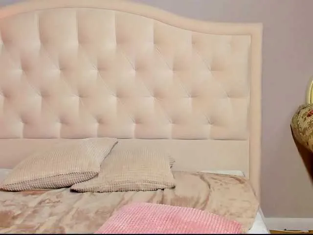 Live sex webcam photo for Ginger-Sia #274495967