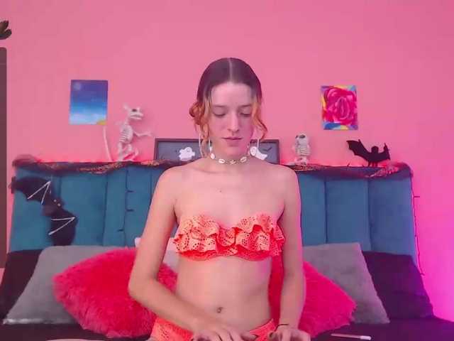 Live sex webcam photo for GingerFoxy #276594165