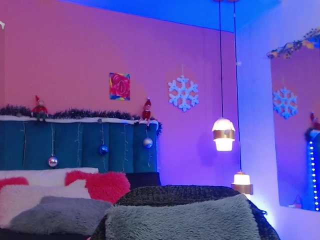 Live sex webcam photo for GingerFoxy #277000991