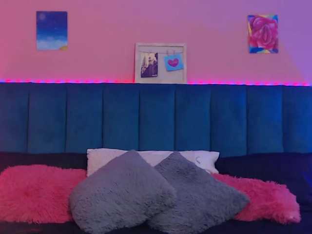 Live sex webcam photo for GingerFoxy #277056535