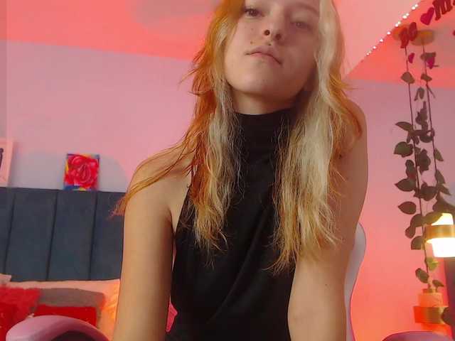 Live sex webcam photo for GingerFoxy #277621699