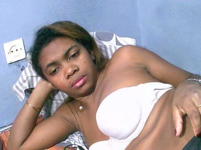 Live sex webcam photo for Ginnah #289355941