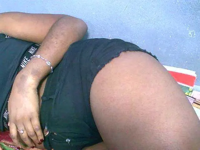 Live sex webcam photo for Ginnah #289391952