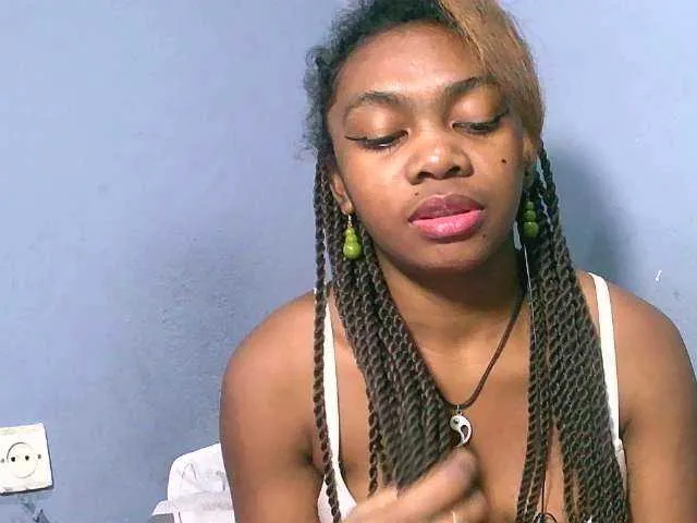 Live sex webcam photo for Ginnah #289399848