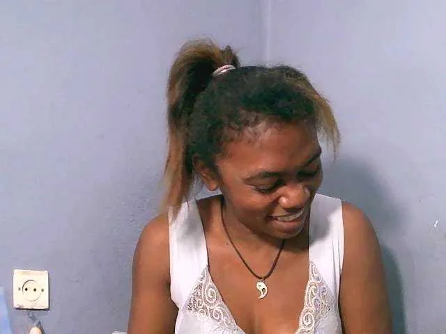 Live sex webcam photo for Ginnah #289556628