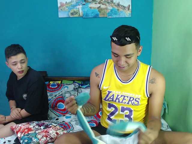 Live sex webcam photo for GinnoAndJosh #279332298