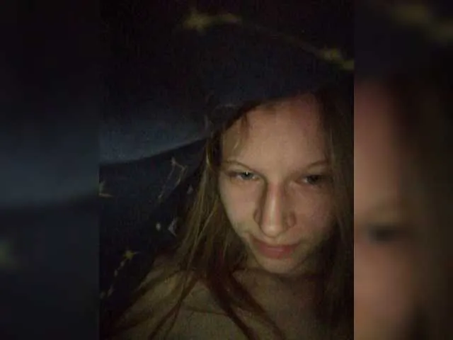 Live sex webcam photo for GiovaneRagazza #276351467