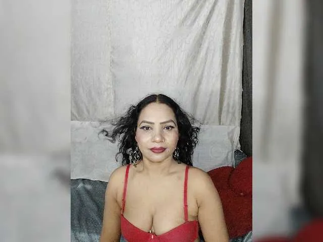 Live sex webcam photo for Girja-P-M