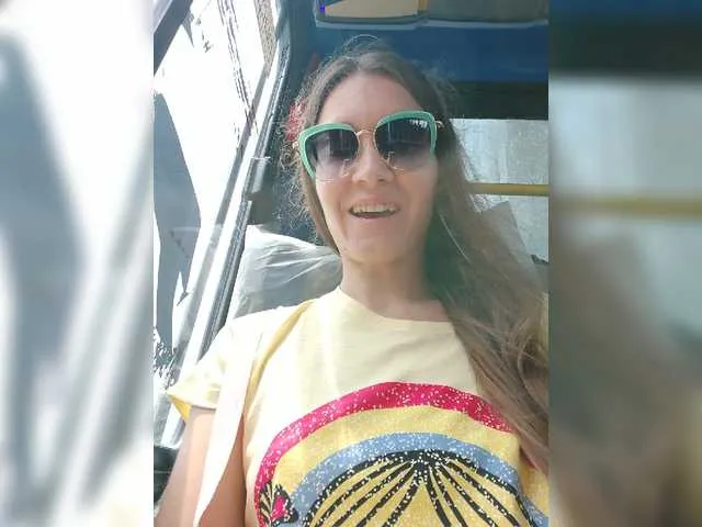Live sex webcam photo for Girl-Ksenia #272400758