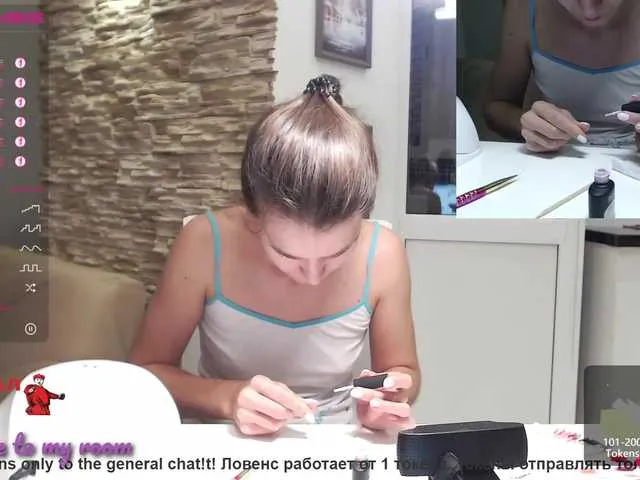 Live sex webcam photo for Girl-Ksenia #273941750