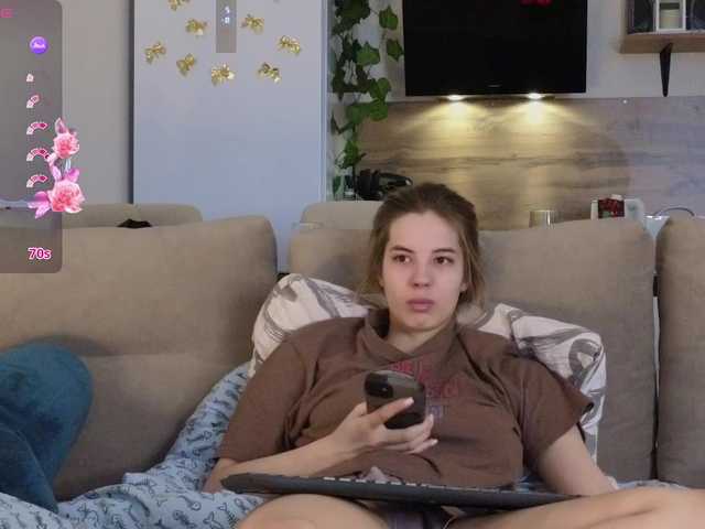 Live sex webcam photo for Girlalonehome #290314020