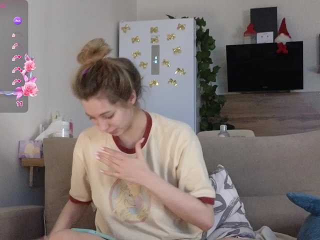 Live sex webcam photo for Girlalonehome #290420485