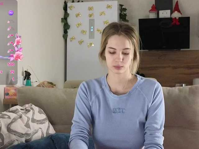 Live sex webcam photo for Girlalonehome #290478925