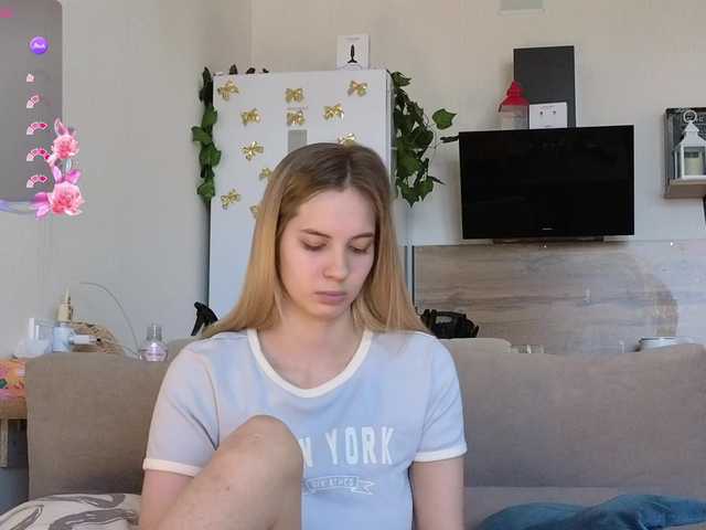 Live sex webcam photo for Girlalonehome #290518750