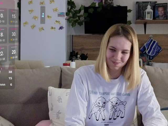 Live sex webcam photo for Girlalonehome #290916265